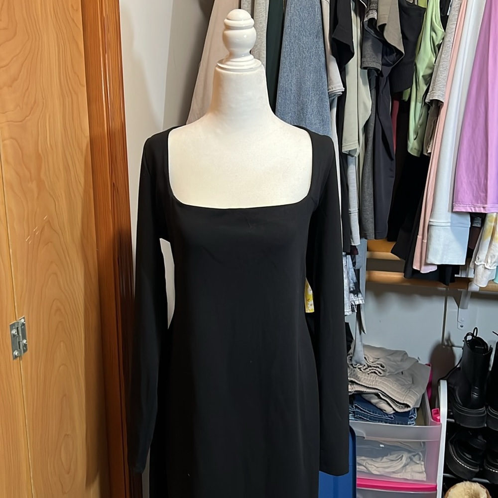 NWT XL H&M dress. Never worn. Square neckline.